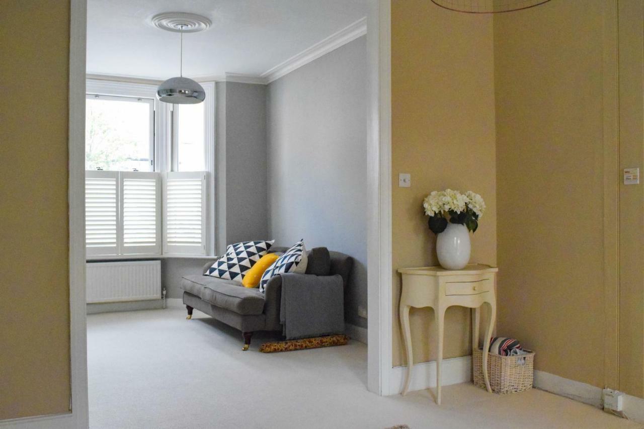 3 Bedroom Family House With A Superb Kitchen And Garden Londres Exterior foto